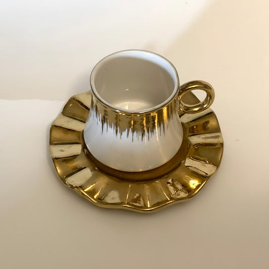 Ceramic Coffee Cup with Saucer - Ombre Gold Trim Flower Shape Black & White